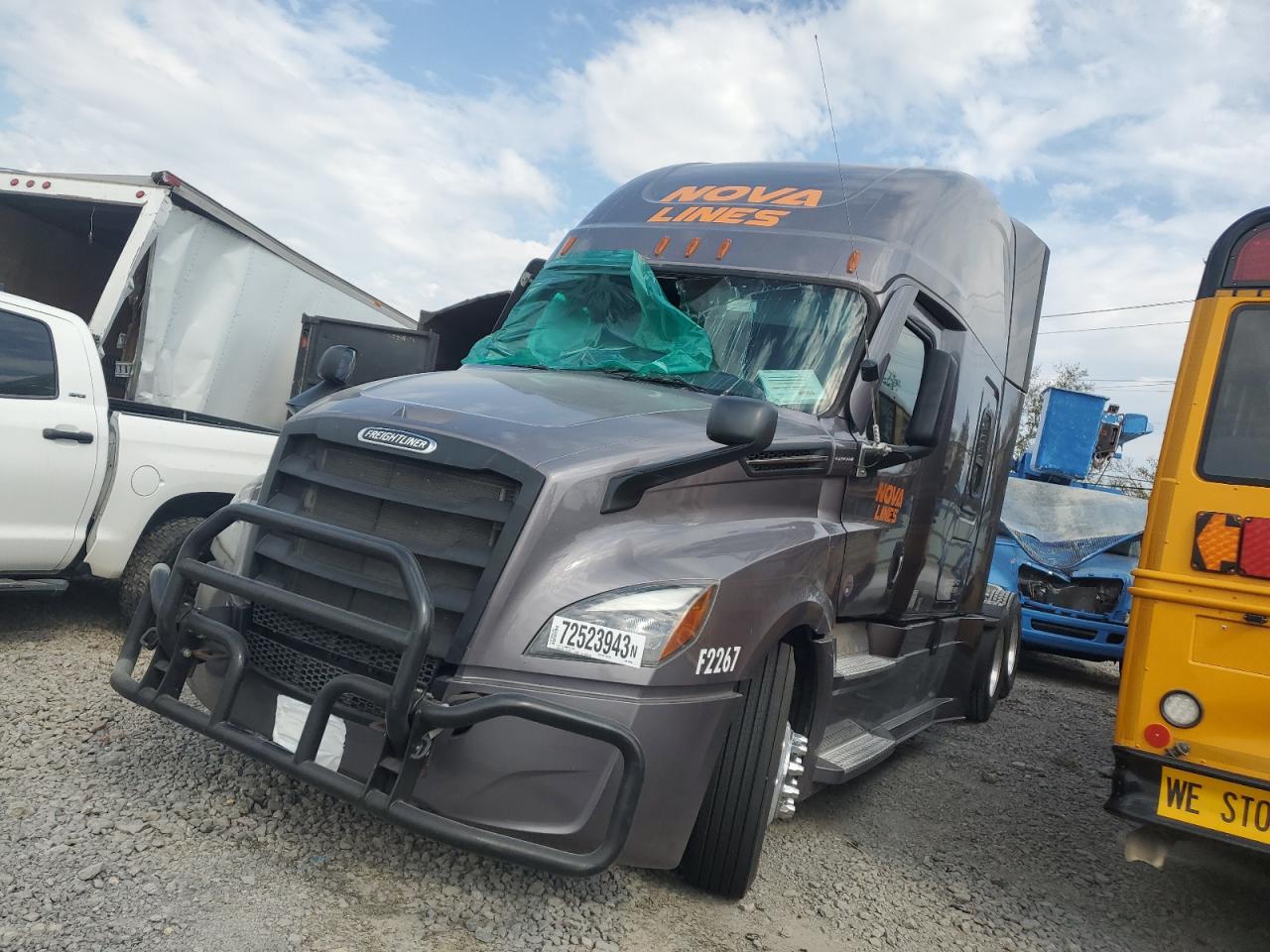 Image 2 of 2022 FREIGHTLINER CASCADIA 126  2022 with VIN 3AKJHHDR4NSNB5988