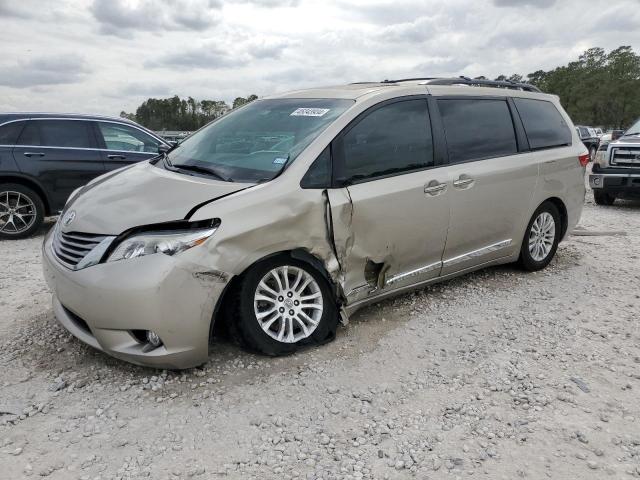 2017 TOYOTA SIENNA XLE 2017 image
