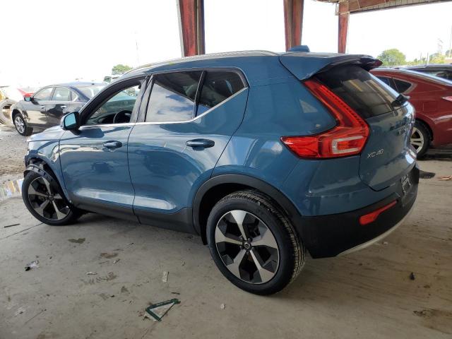 Obraz 2 z 2023 VOLVO XC40 PLUS 2023 z VIN YV4L12UN9P2980688