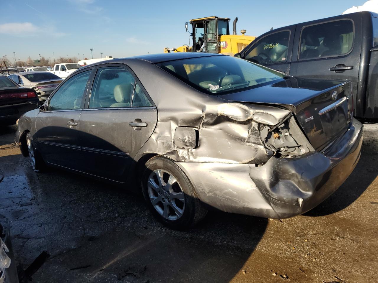 Image 2 of 2005 TOYOTA CAMRY LE 2005 with VIN 4T1BF32K75U611162