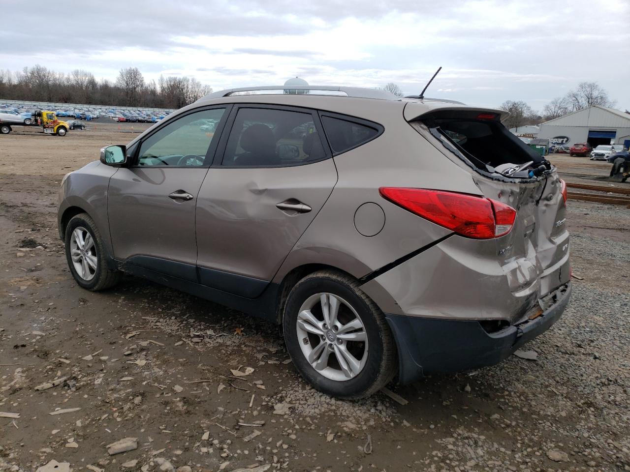 Image 2 of 2013 HYUNDAI TUCSON GLS 2013 with VIN KM8JUCAC8DU715556