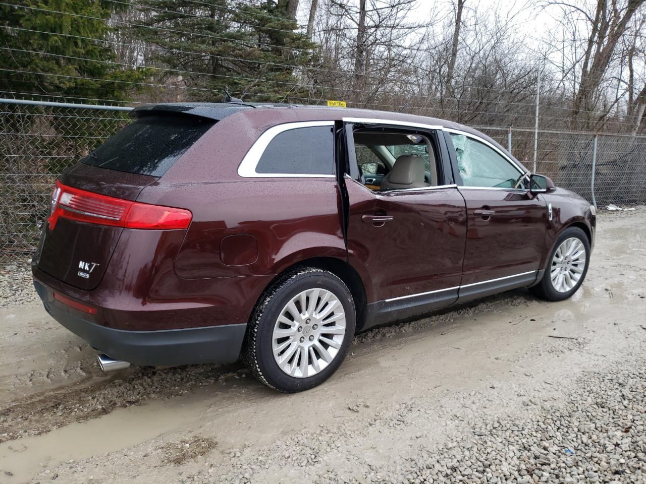 Изображение 3 2010 LINCOLN MKT  2010 с VIN 2LMHJ5AR3ABJ28114