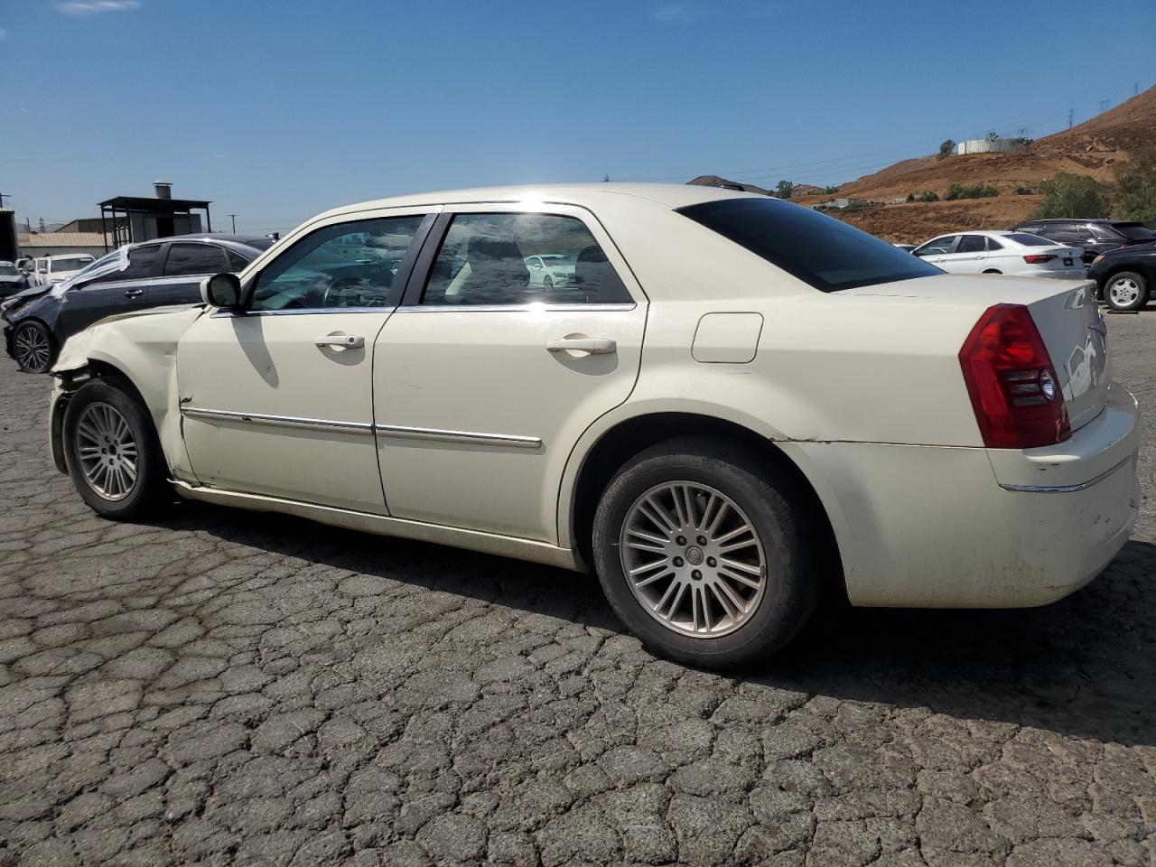 Image 2 of 2009 CHRYSLER 300 TOURING 2009 with VIN 2C3KA53V69H621623