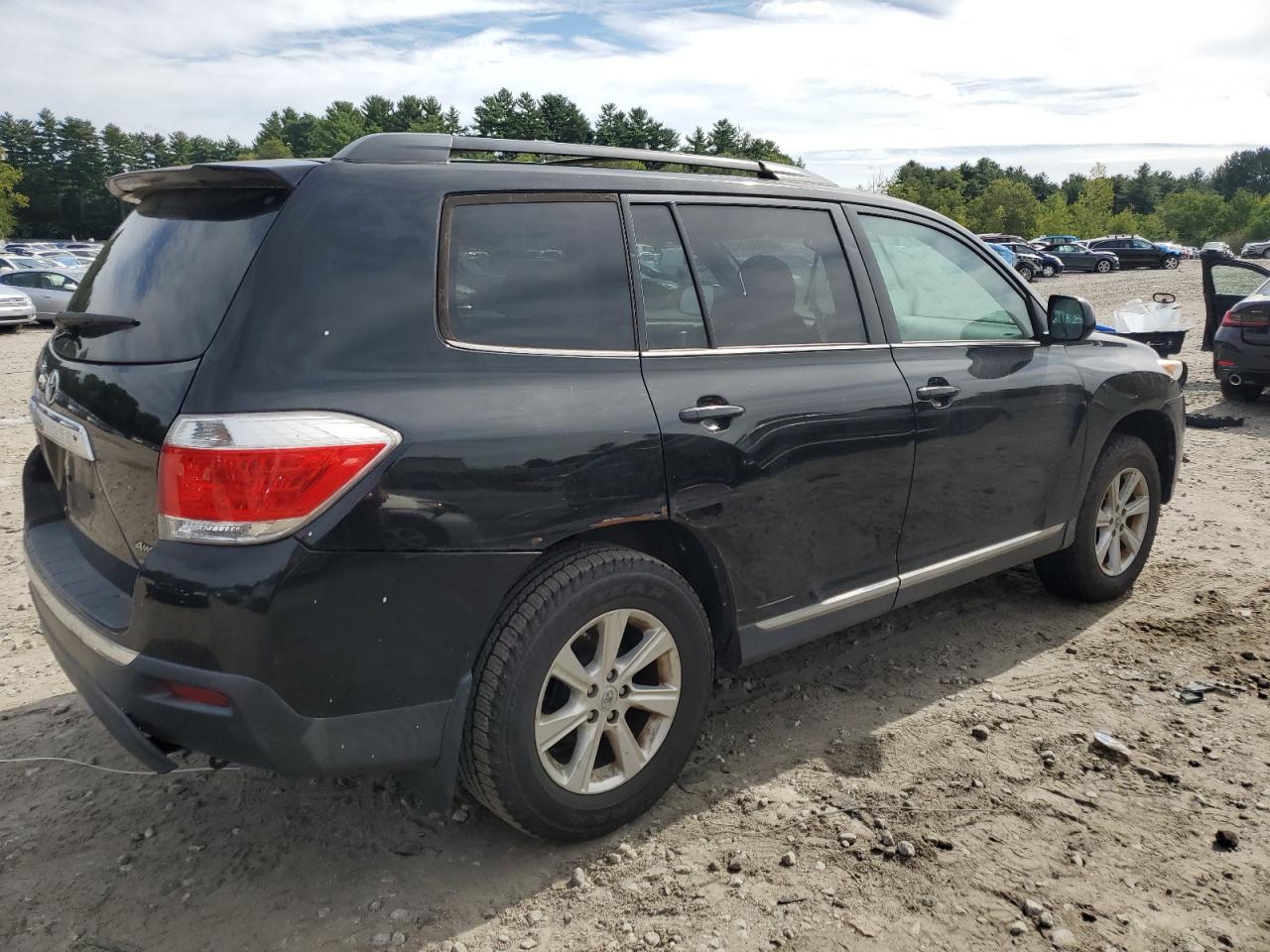 Изображение 3 2013 TOYOTA HIGHLANDER BASE 2013 с VIN 5TDBK3EH9DS247538
