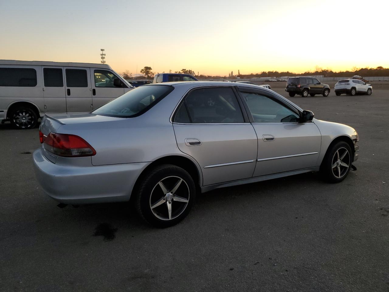 Изображение 3 2001 HONDA ACCORD LX 2001 с VIN 1HGCG66521A119504