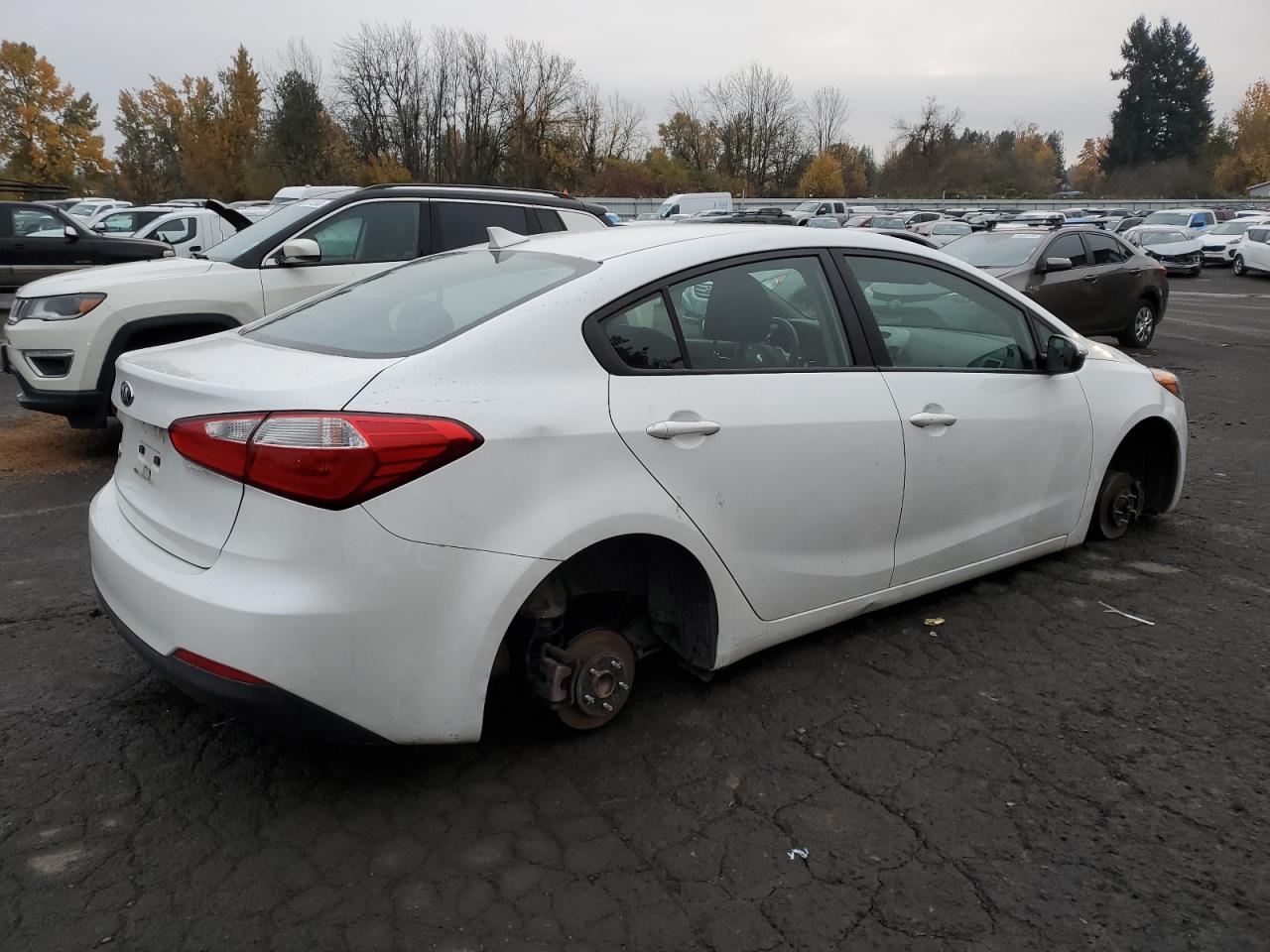 Image 3 of 2015 KIA FORTE LX 2015 with VIN KNAFX4A6XF5415741