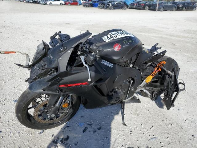 Image 2 of 2021 HONDA CBR1000 RR 2021 with VIN JH2SC7714MK400233