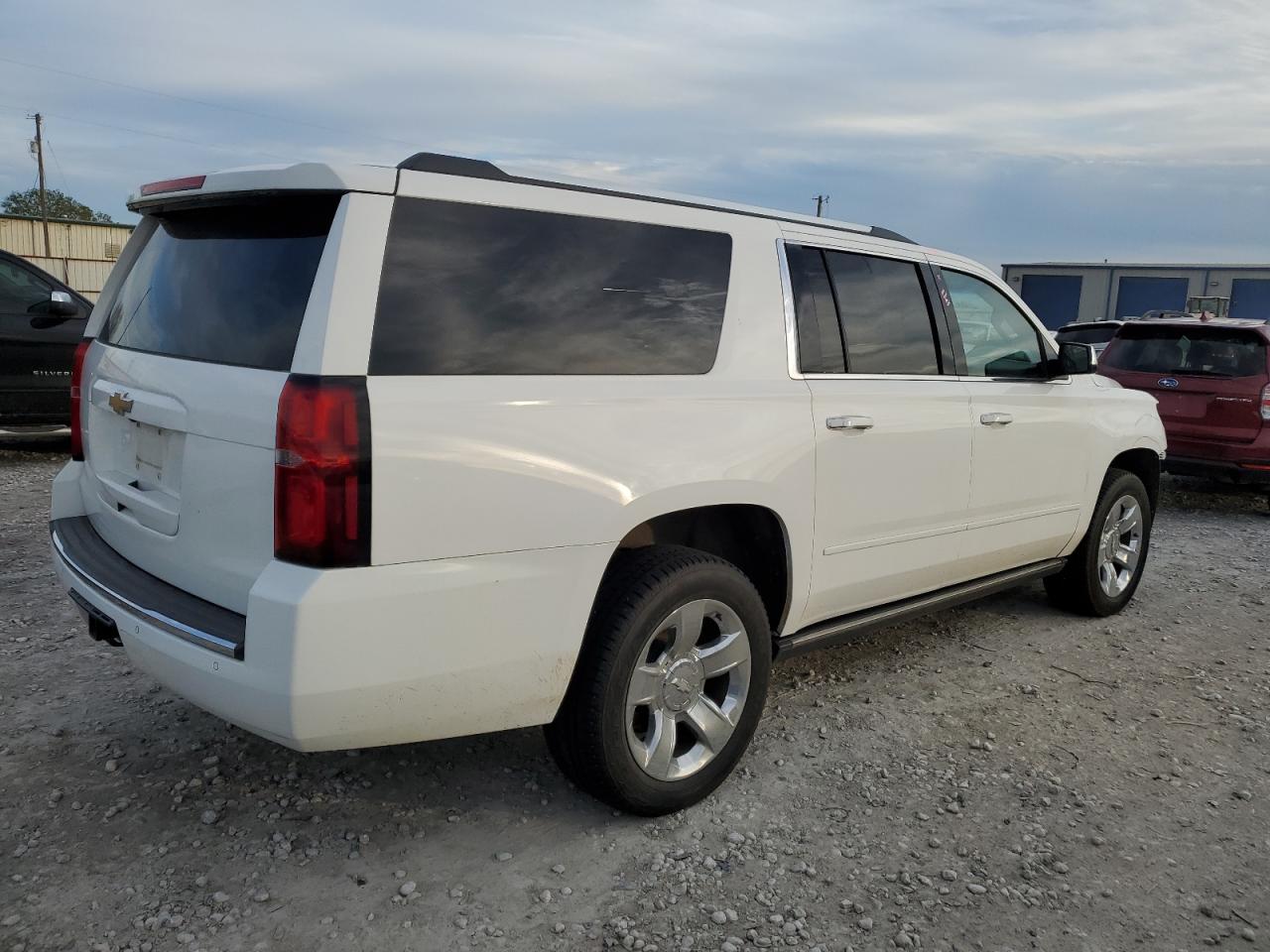 Image 3 of 2016 CHEVROLET SUBURBAN C1500 LTZ 2016 with VIN 1GNSCJKC1GR178316