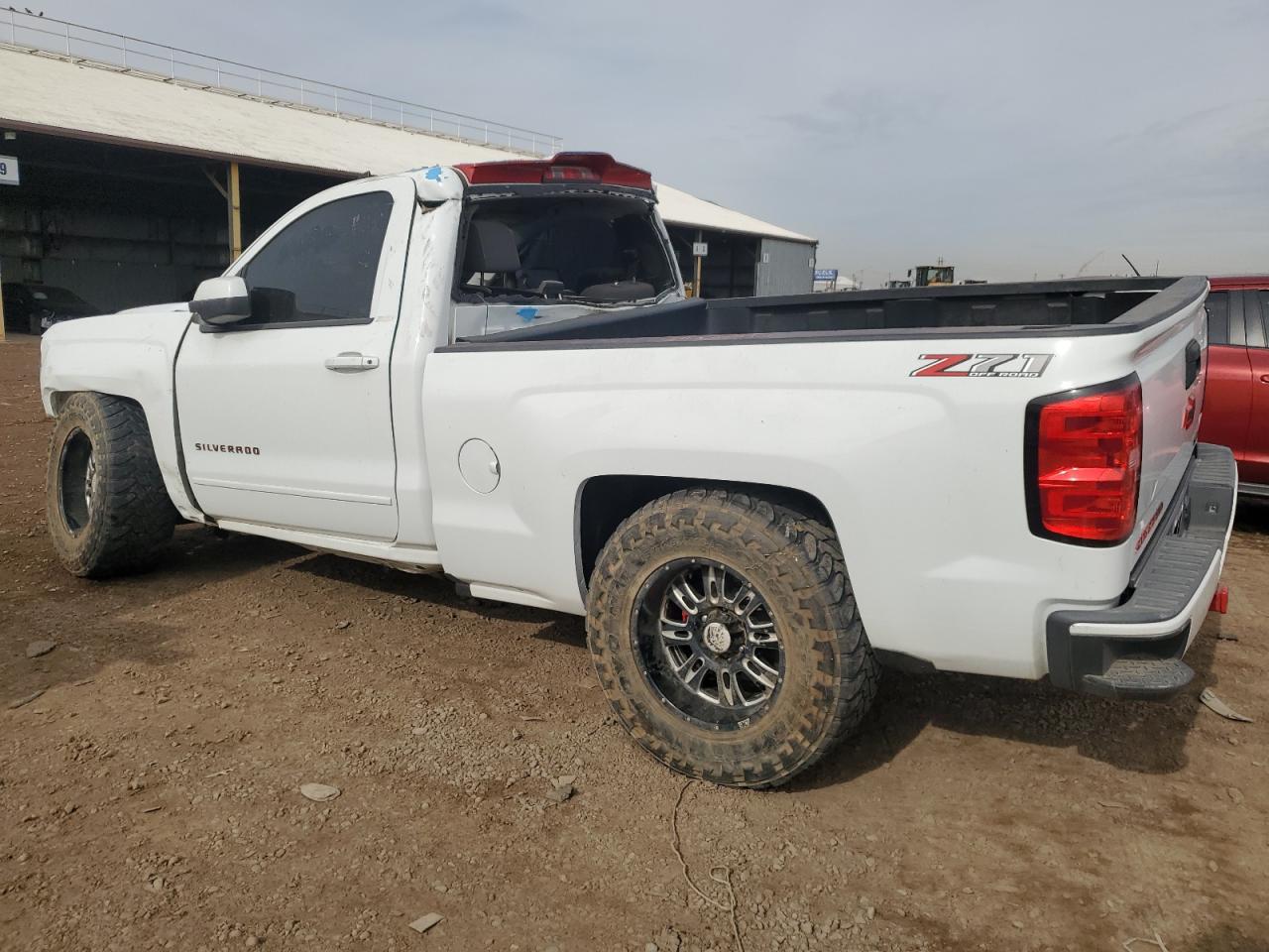 Image 2 of Chevrolet Silverado K1500 Lt 2018 with VIN 1GCNKREC2JZ278662