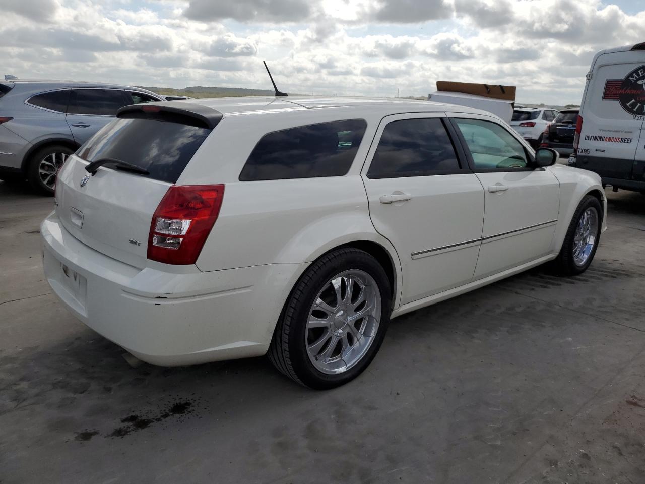 Image 3 of 2008 DODGE MAGNUM SXT 2008 with VIN 2D4FV37V78H202455