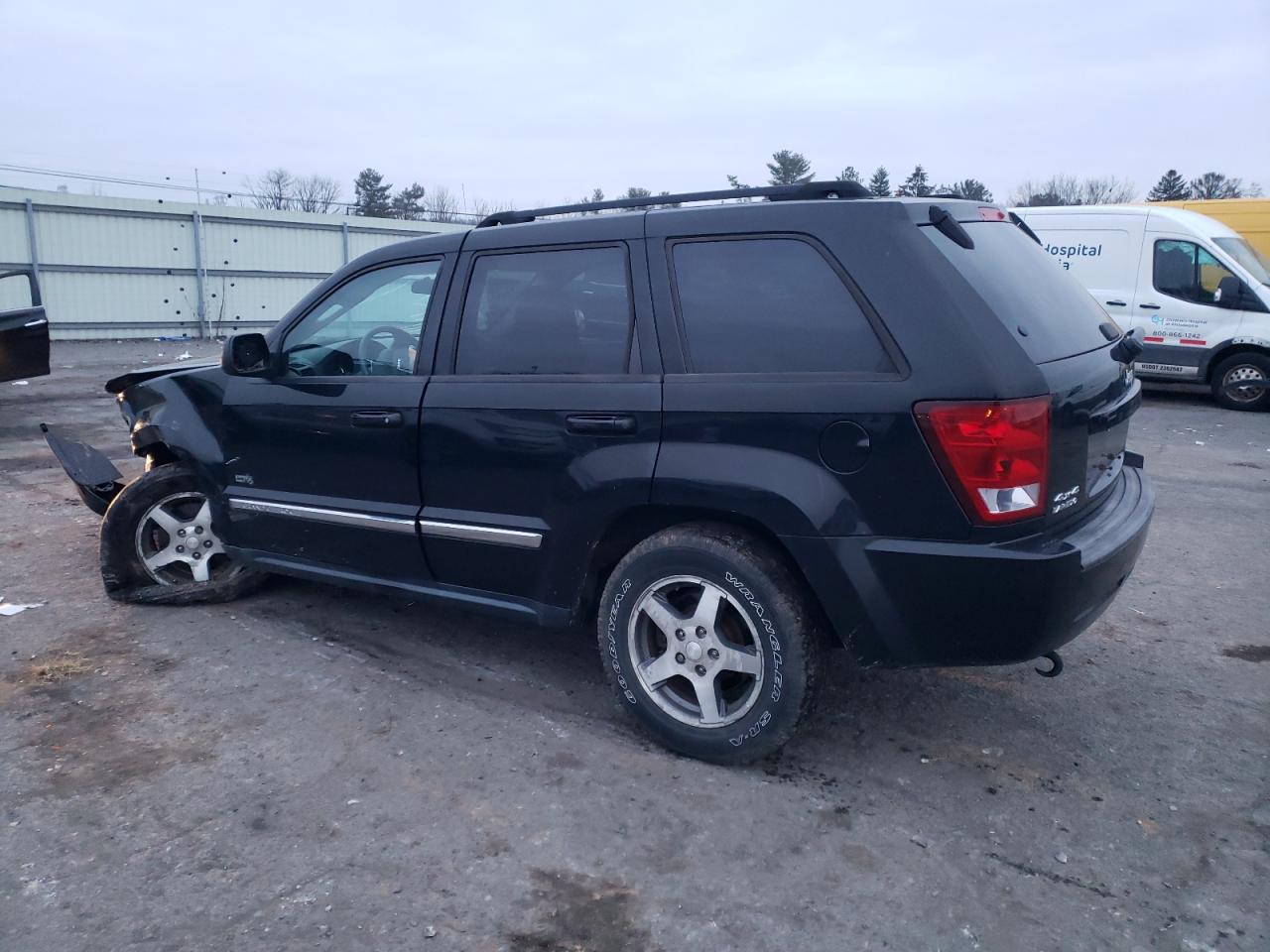 Image 2 of 2006 JEEP GRAND CHEROKEE LAREDO 2006 with VIN 1J4GR48K16C351020