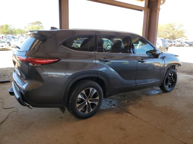 Image 3 of 2022 TOYOTA HIGHLANDER XLE 2022 with VIN 5TDGZRBH6NS239214