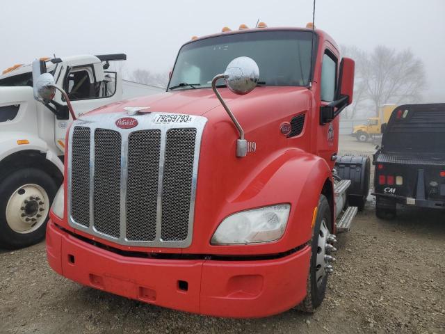 Obraz 2 z 2014 PETERBILT 579  2014 z VIN 1XPBA49X9ED235119