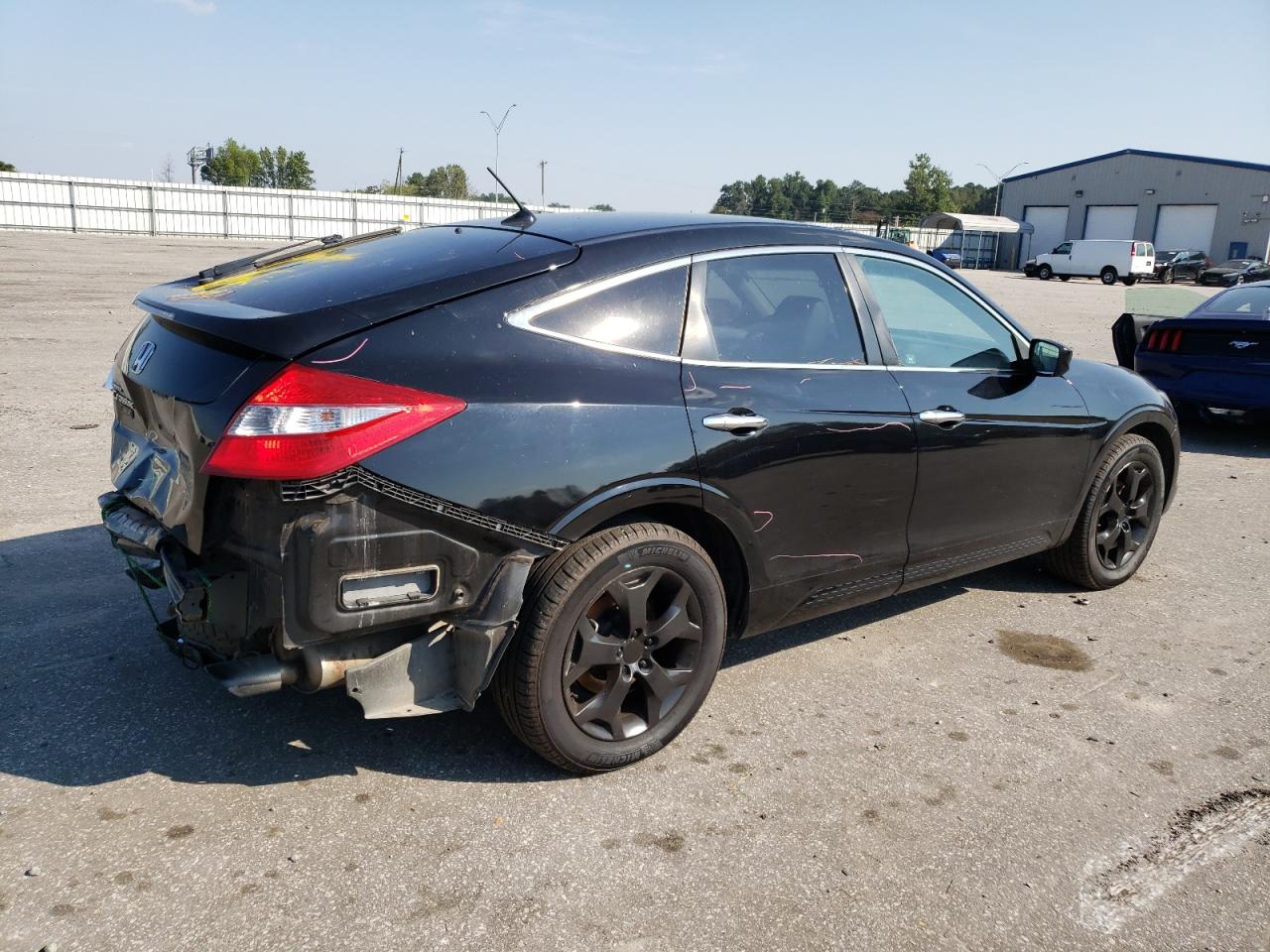 Image 3 of 2011 HONDA ACCORD CROSSTOUR EXL 2011 with VIN 5J6TF1H59BL001919