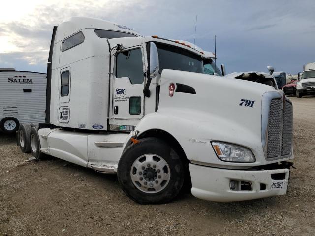 Image 1 of 2016 KENWORTH CONSTRUCTION T660 2016 with VIN 1XKAD49XXGJ482923
