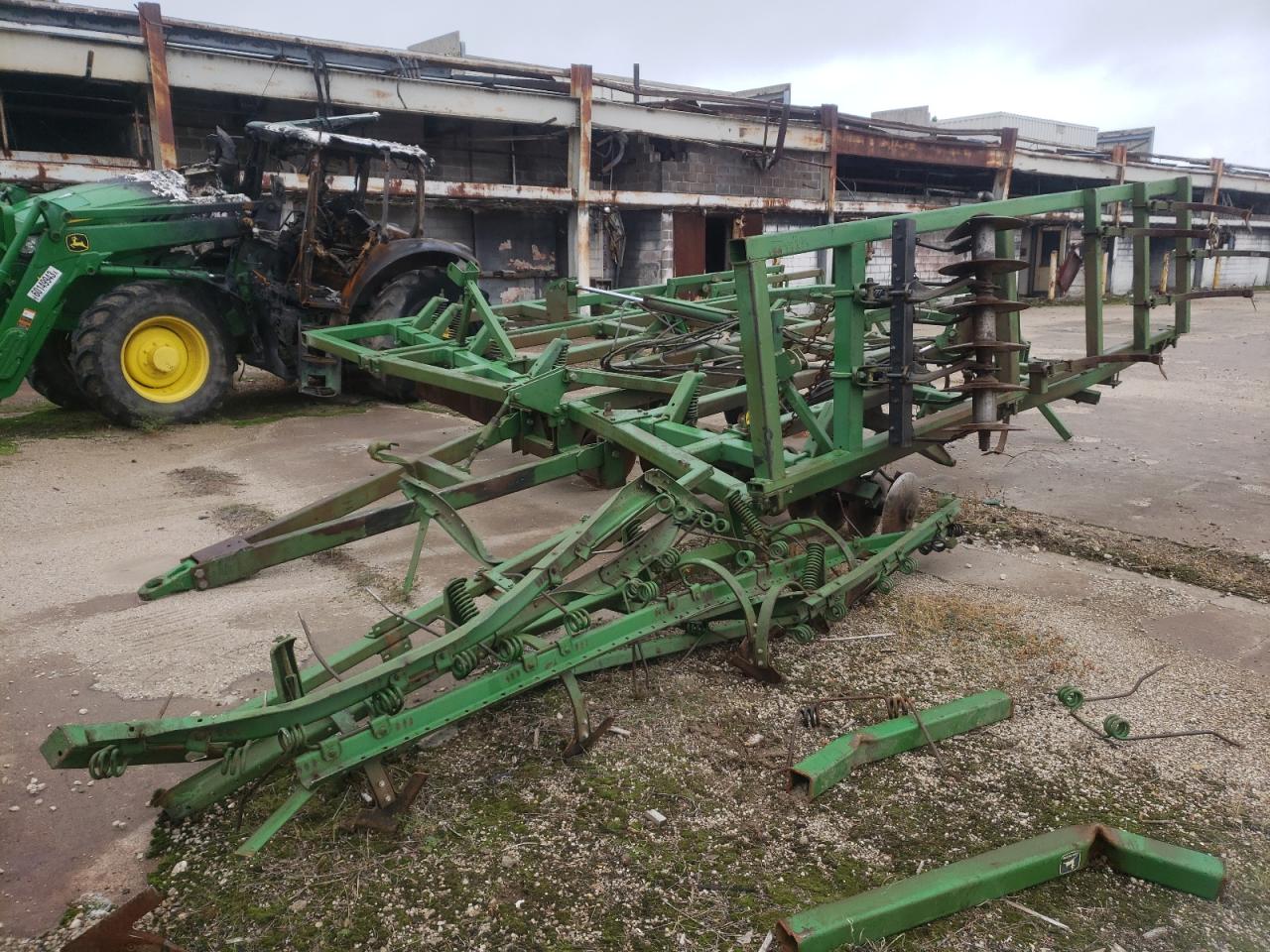 Image 2 of 2003 JOHN DEERE ALL MODELS 2003 with VIN 68457583