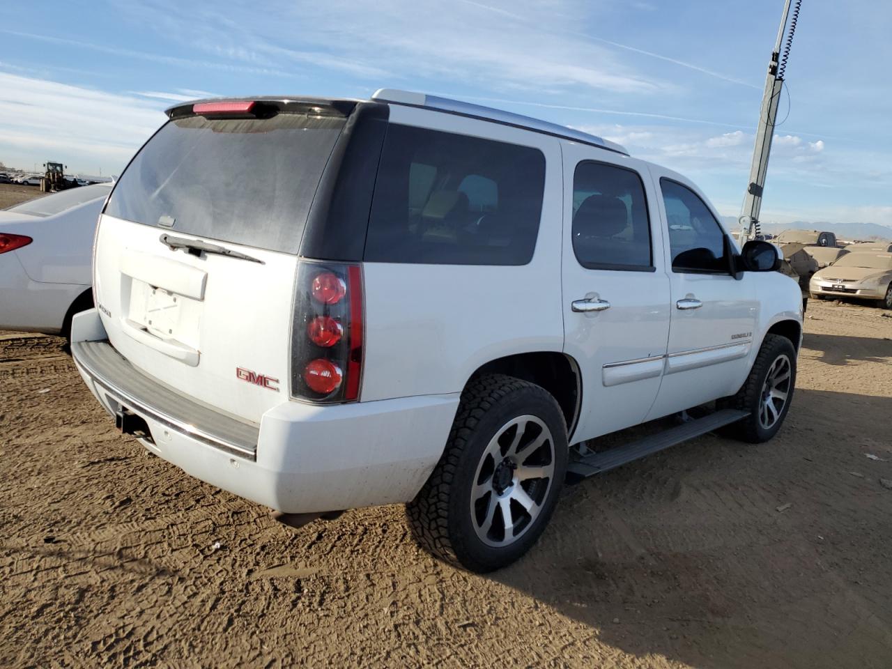 Изображение 3 2007 GMC YUKON DENALI 2007 с VIN 1GKFK63817J353462