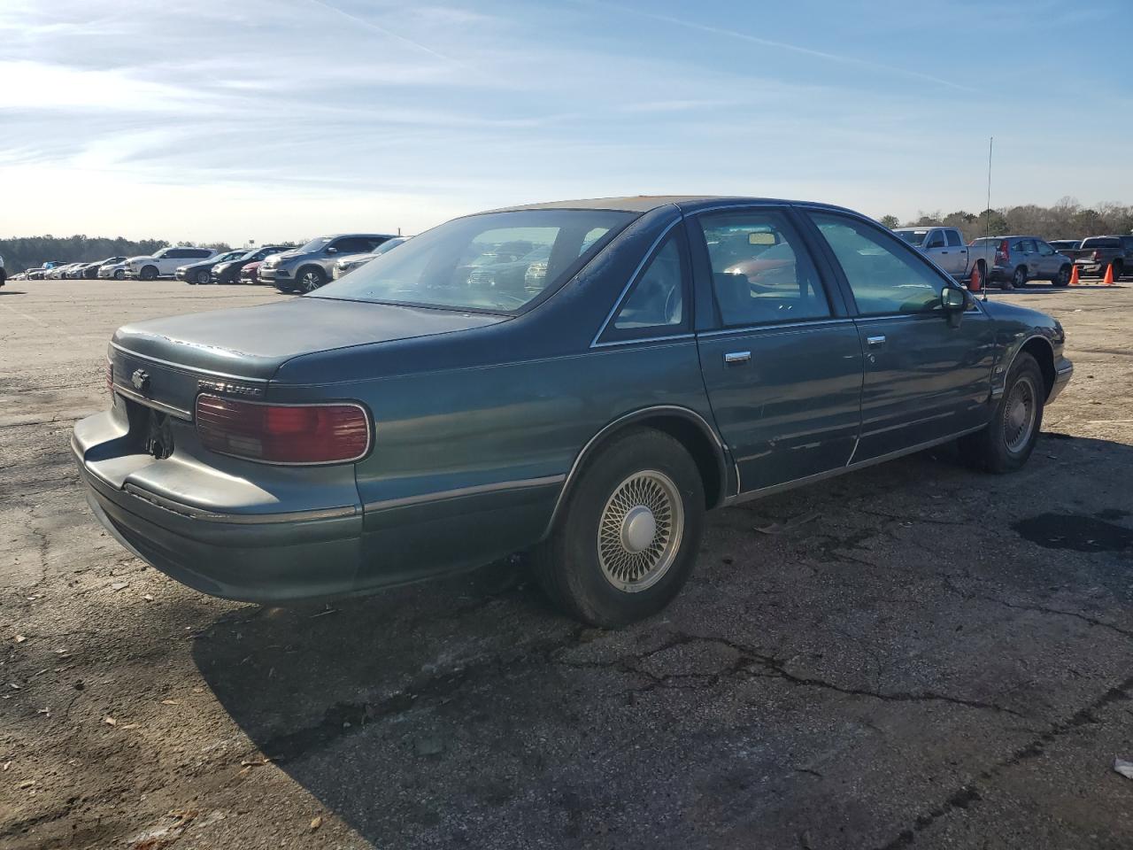 Image 3 of 1994 CHEVROLET CAPRICE CLASSIC LS 1994 with VIN 1G1BN52W4RR131586