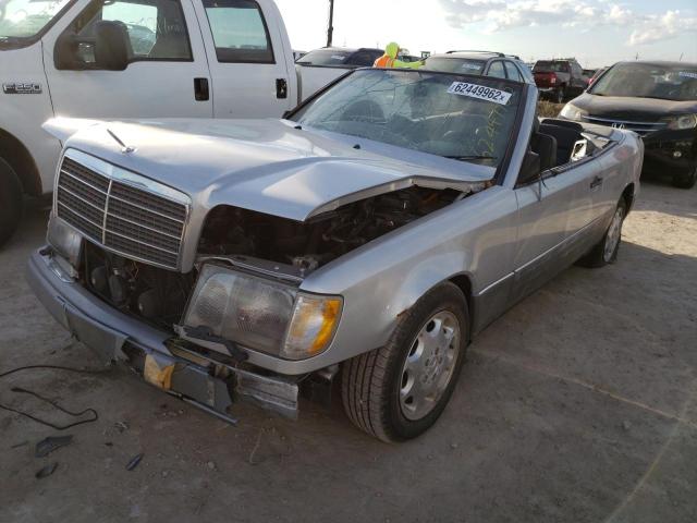 Image 2 of 1995 MERCEDES-BENZ E 320 1995 with VIN WDBEA66E5SC274562