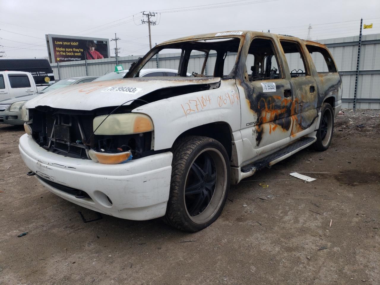 Image 1 of 2004 GMC YUKON XL DENALI 2004 with VIN 1GKFK66U14J127104