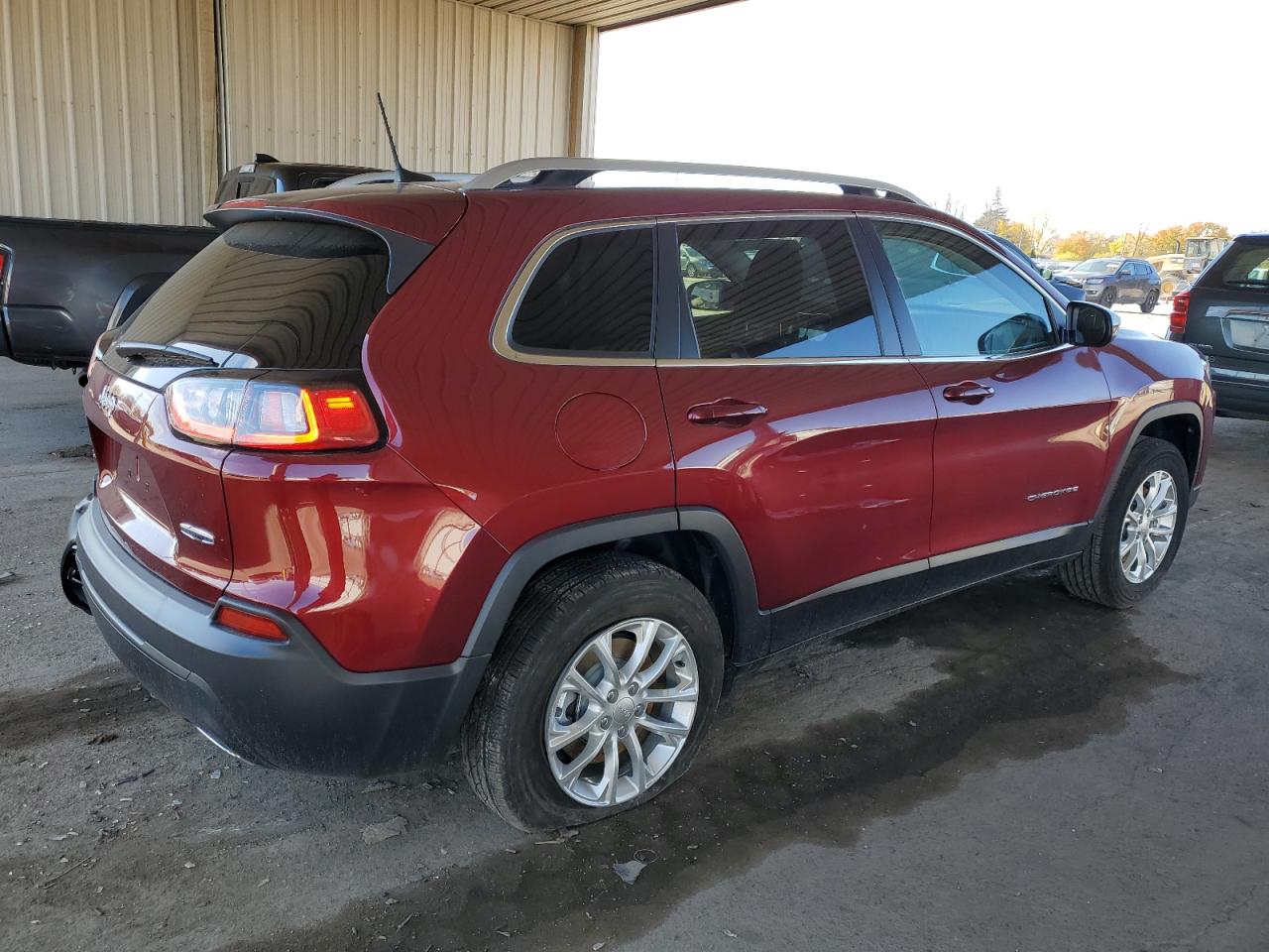 Изображение 3 2019 JEEP CHEROKEE LATITUDE 2019 с VIN 1C4PJMCXXKD127006