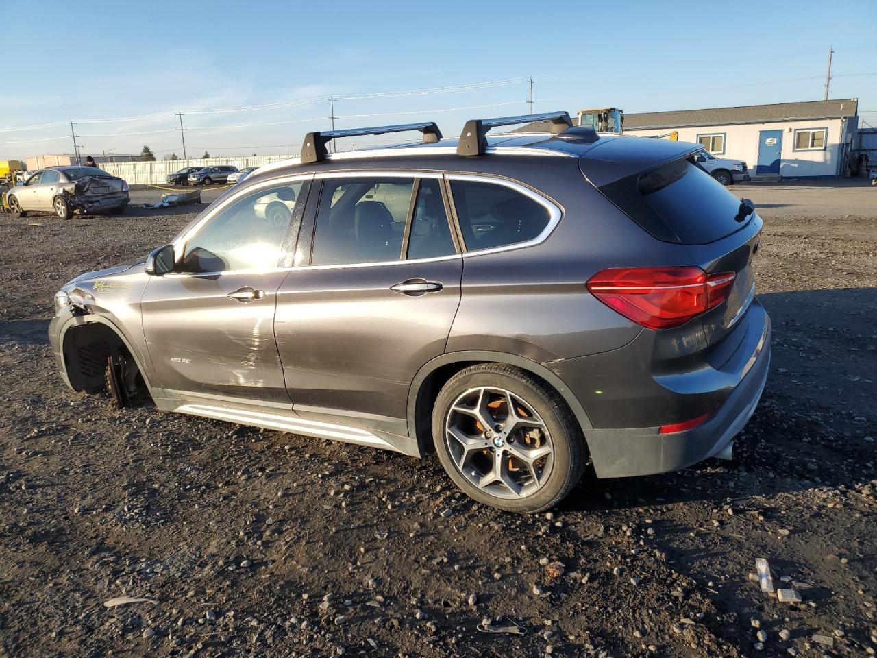 Obraz 2 z 2017 BMW X1 XDRIVE28I 2017 z VIN WBXHT3Z3XH4A54005