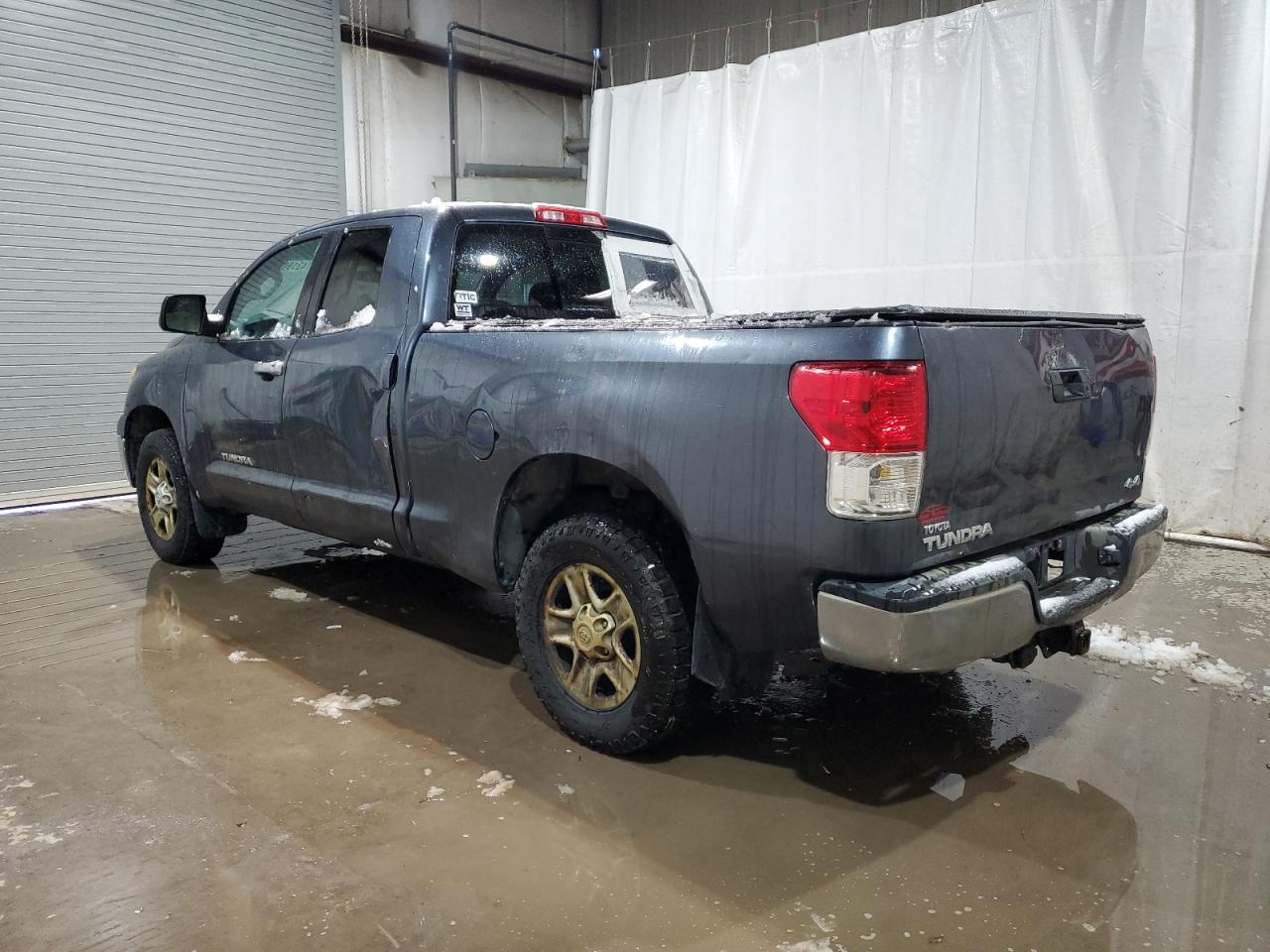 Image 2 of 2010 TOYOTA TUNDRA DOUBLE CAB SR5 2010 with VIN 5TFUM5F15AX015363