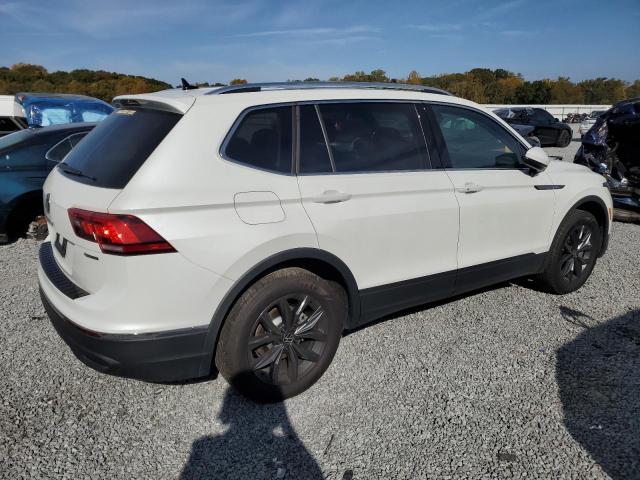 Obraz 3 z 2023 VOLKSWAGEN TIGUAN SE 2023 z VIN 3VVMB7AX0PM103413