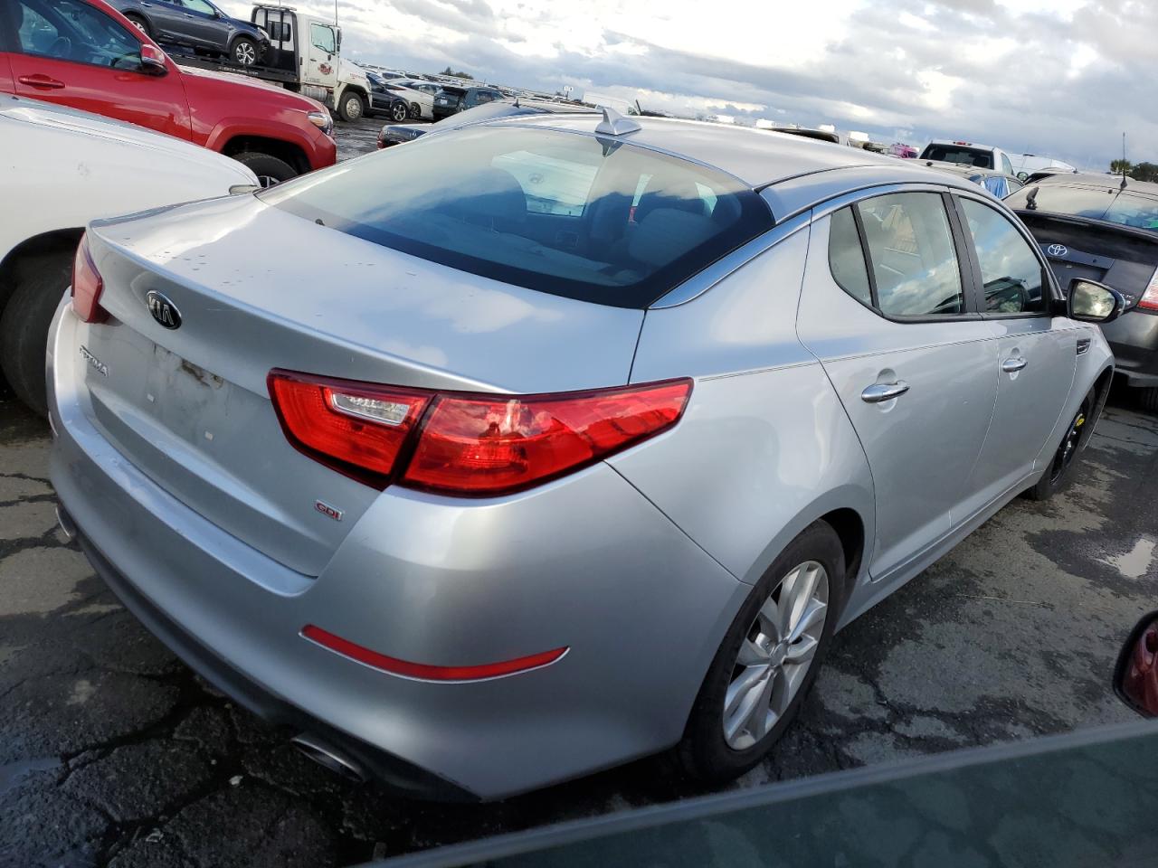 Изображение 3 2015 KIA OPTIMA LX 2015 с VIN 5XXGM4A71FG419732