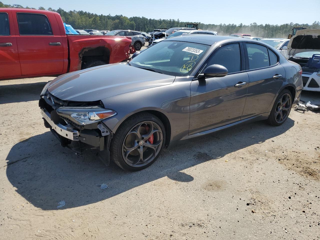 Obraz 1 z 2017 ALFA ROMEO GIULIA TI Q4 2017 z VIN ZARFAEEN4H7541702