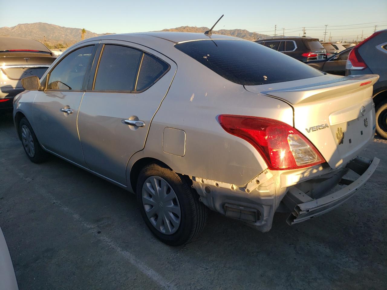 Obraz 2 z 2015 NISSAN VERSA S 2015 z VIN 3N1CN7AP9FL809224