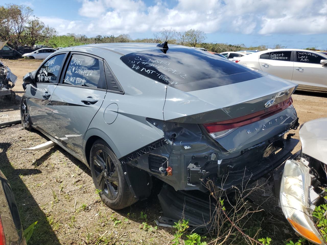 Image 2 of Hyundai Elantra Sel 2021 with VIN KMHLM4AG6MU110758