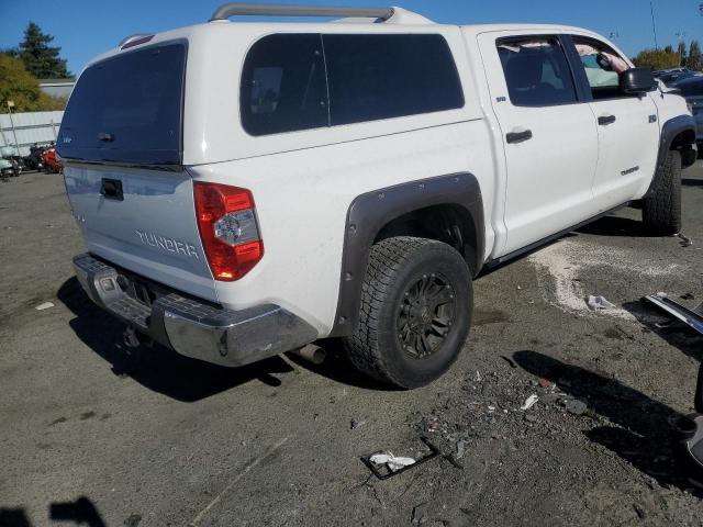 Image 3 of 2018 TOYOTA TUNDRA CREWMAX SR5 2018 with VIN 5TFDY5F11JX694763