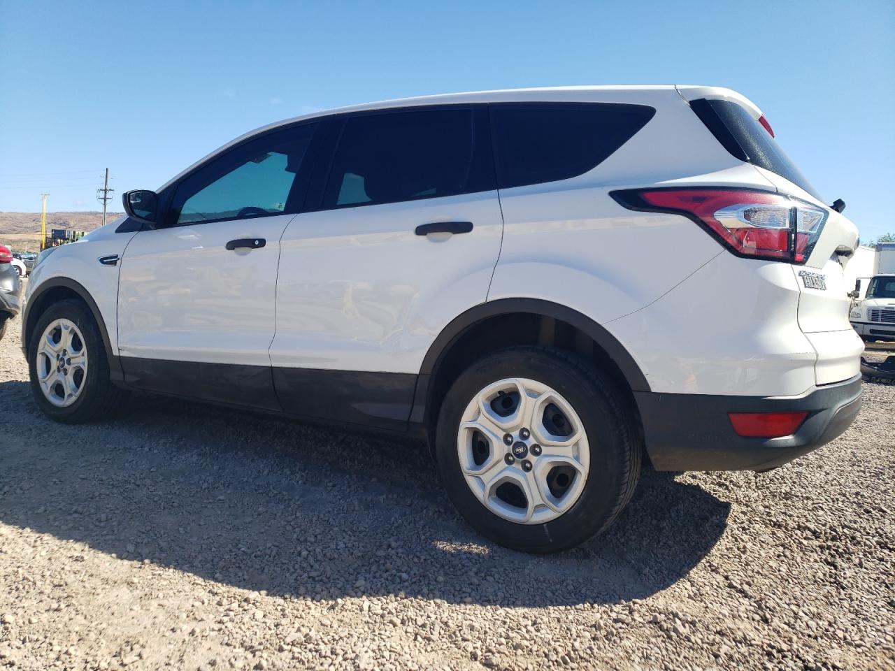 Изображение 2 2018 FORD ESCAPE S 2018 с VIN 1FMCU0F72JUD54873