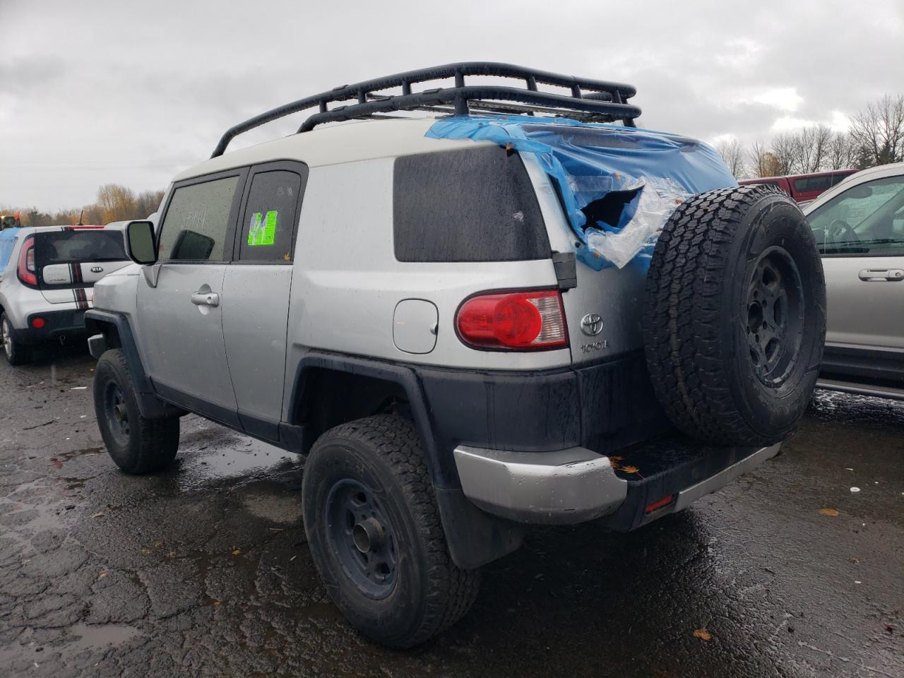Image 2 of 2007 TOYOTA FJ CRUISER  2007 with VIN JTEBU11F370055540