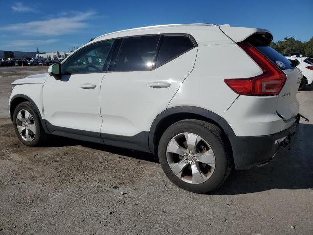 Obraz 2 z 2019 VOLVO XC40 T5 MOMENTUM 2019 z VIN YV4162XZ4K2008562