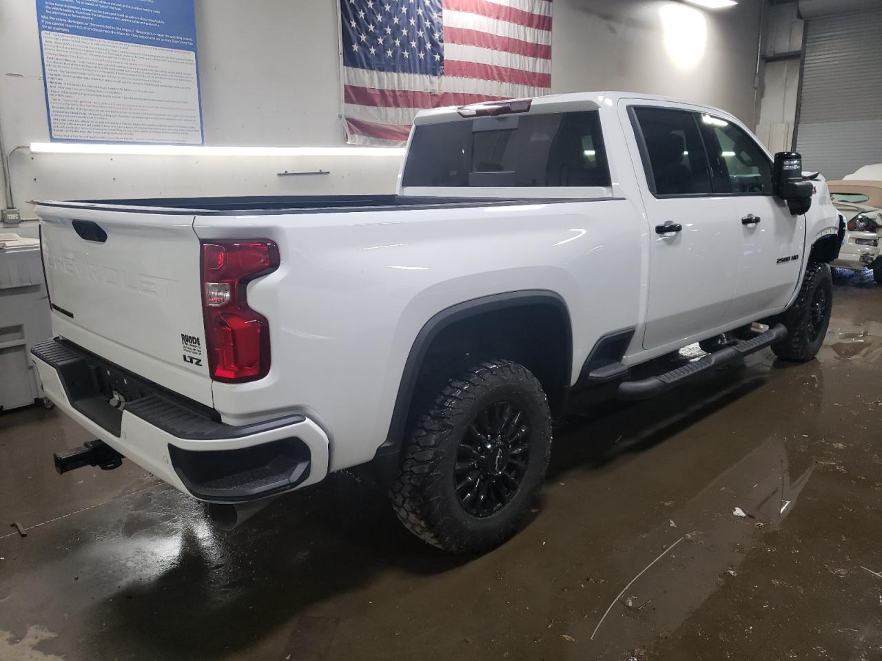 Image 3 of 2023 CHEVROLET SILVERADO K2500 HEAVY DUTY LTZ 2023 with VIN 1GC4YPEY9PF187327