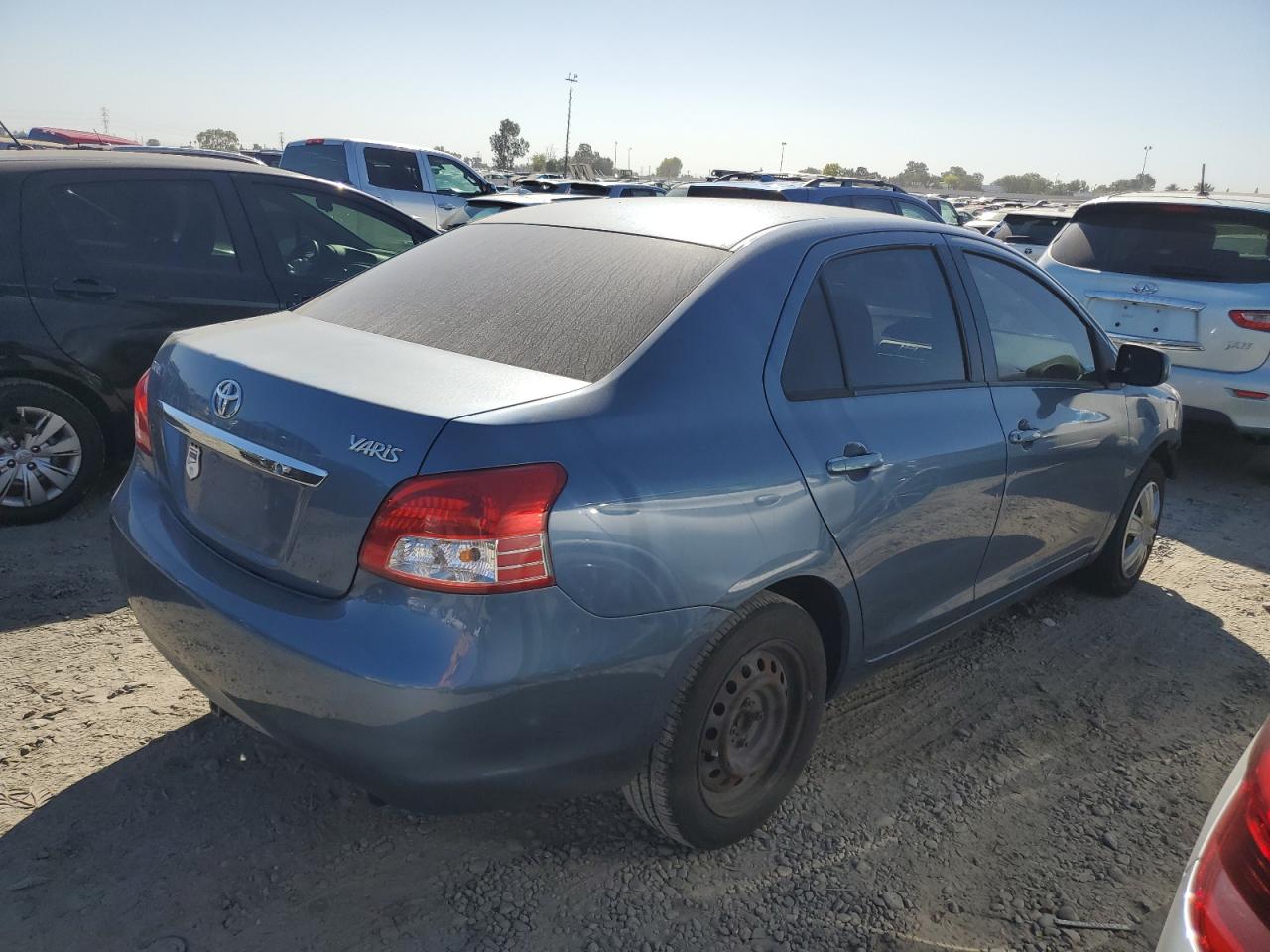 Изображение 3 2007 TOYOTA YARIS  2007 с VIN JTDBT923271013607