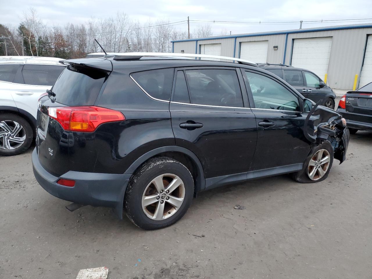 Изображение 3 2015 TOYOTA RAV4 XLE 2015 с VIN 2T3RFREV7FW251228