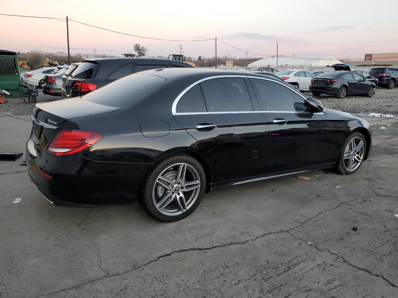 Image 3 of 2019 MERCEDES-BENZ E 300 4MATIC 2019 with VIN WDDZF4KB1KA553660