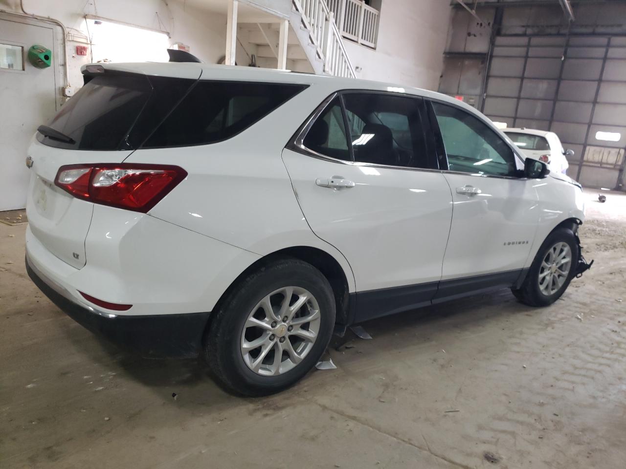 Image 3 of 2019 CHEVROLET EQUINOX LT 2019 with VIN 2GNAXKEV3K6293426