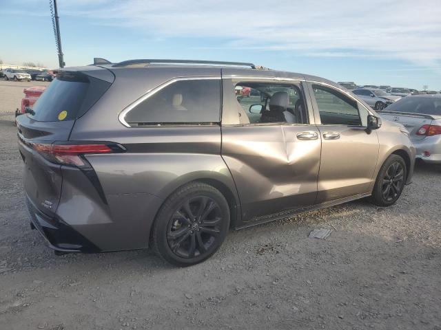 Image 3 of 2022 TOYOTA SIENNA XSE 2022 with VIN 5TDXRKECXNS076087