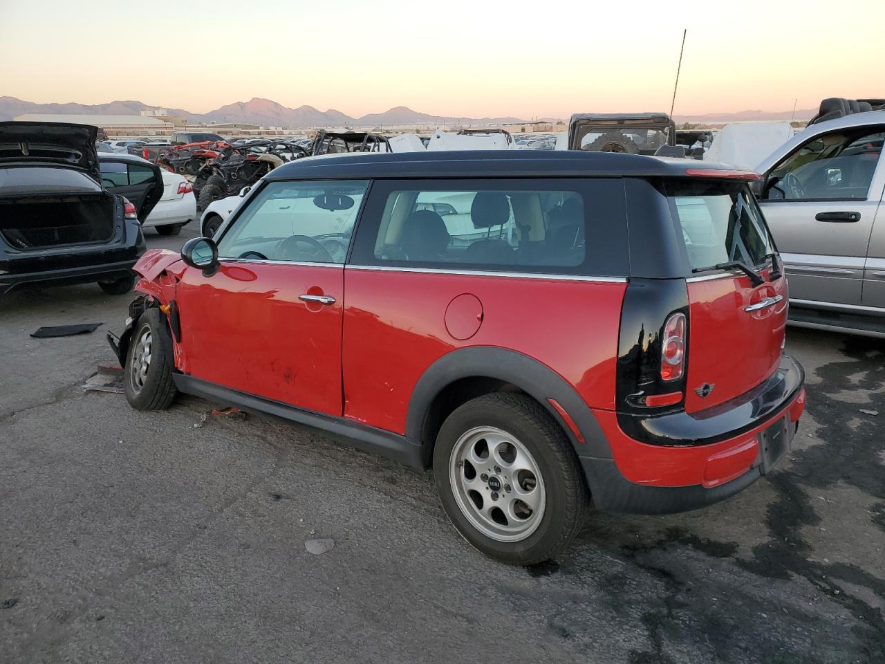 Изображение 2 2014 MINI COOPER CLUBMAN 2014 с VIN WMWZF3C55ET493210