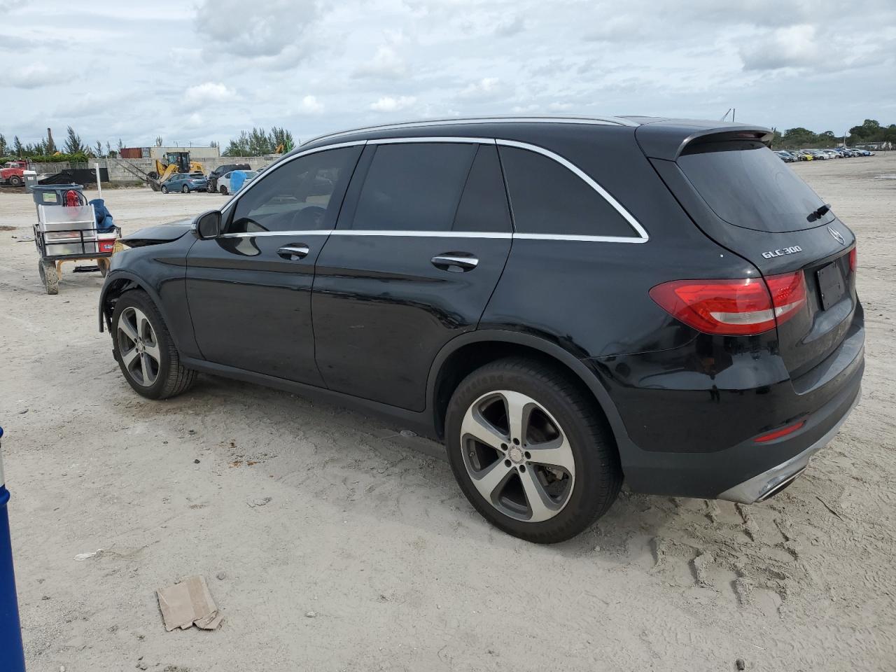 Image 2 of 2017 MERCEDES-BENZ GLC 300 2017 with VIN WDC0G4JB2HF191524