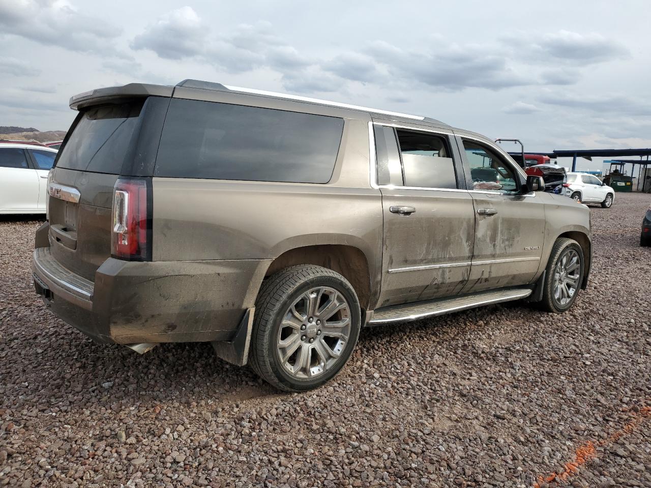 Image 3 of 2016 GMC YUKON XL DENALI 2016 with VIN 1GKS2HKJ5GR269872