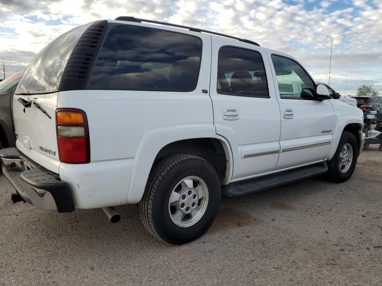 Image 3 of 2003 CHEVROLET TAHOE K1500 2003 with VIN 1GNEK13Z13R265985