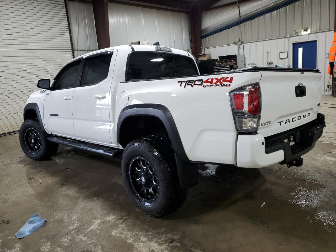 Image 2 of 2020 TOYOTA TACOMA DOUBLE CAB 2020 with VIN 3TMCZ5AN0LM309687