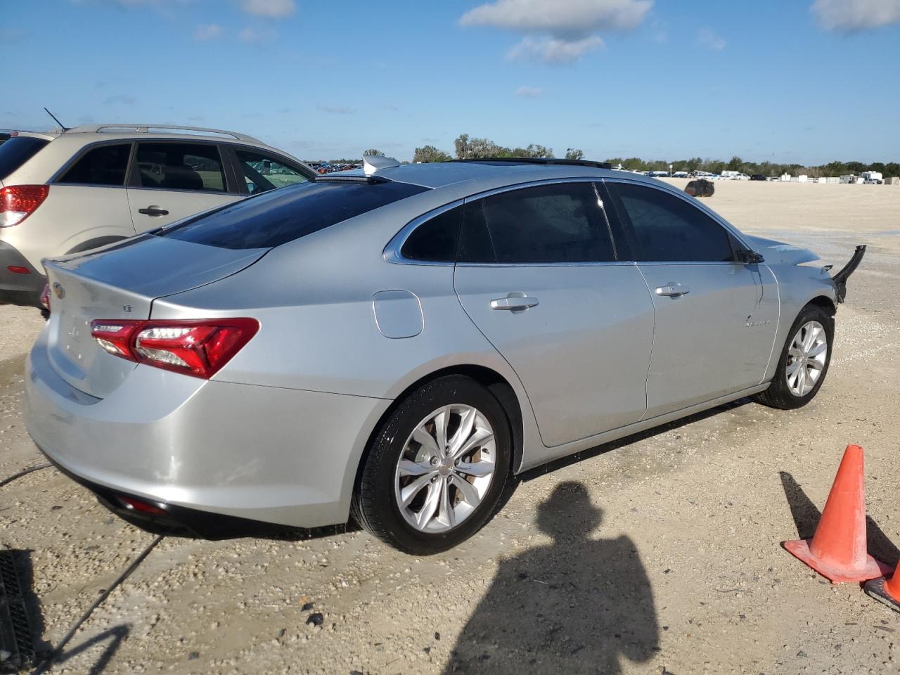 Obraz 3 z 2021 CHEVROLET MALIBU LT 2021 z VIN 1G1ZD5ST3MF070877
