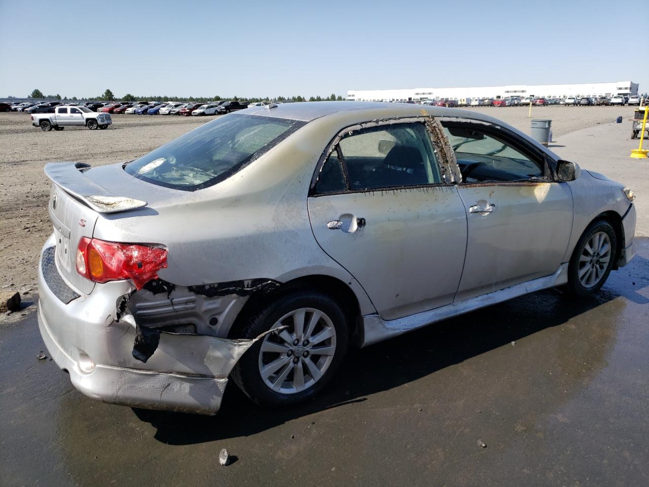 Obraz 3 z 2010 TOYOTA COROLLA BASE 2010 z VIN 1NXBU4EE9AZ256751
