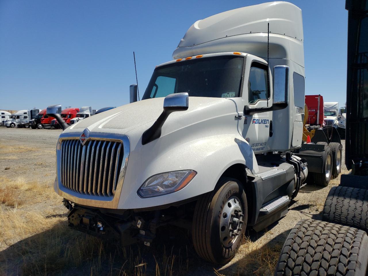 Изображение 2 2022 INTERNATIONAL LT625  2022 с VIN 3HSDZAPR3NN887407